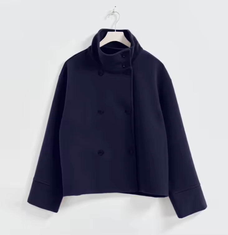 Elise Kort Kåpe Dame – Elegant, Komfortabel og Allsidig med Dobbelspent Design