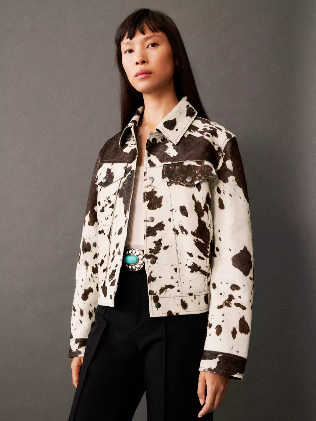 Claudia Veste Motif Vache – Audacieuse, Tendance et Originale pour un Look Unique