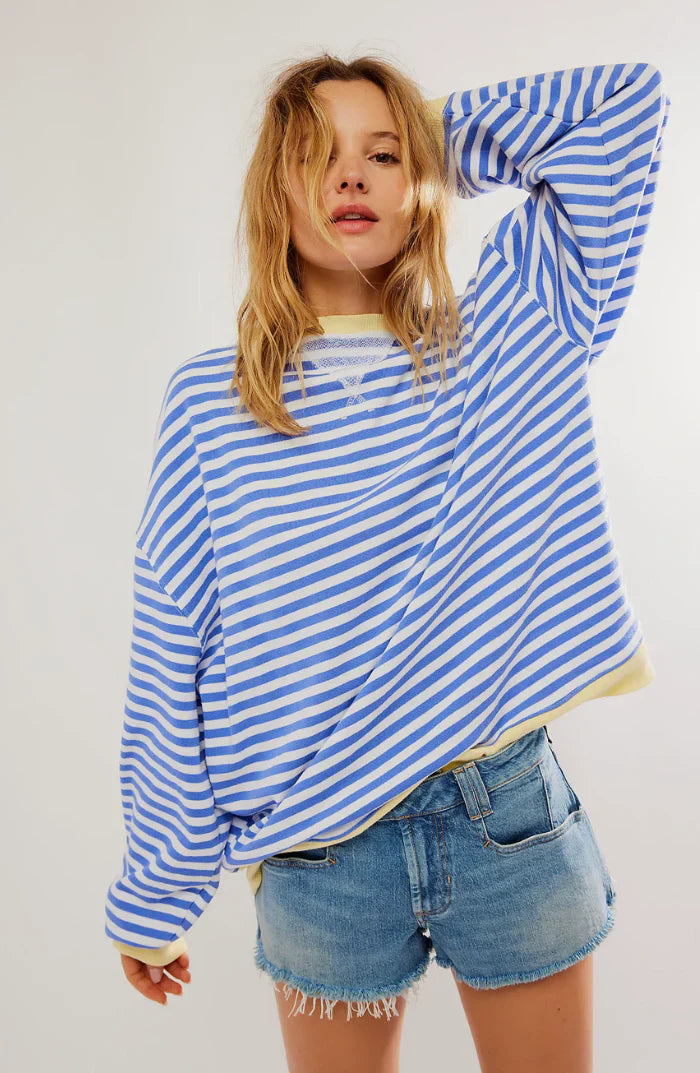 Bluza Mila Oversized – wygodna bluza z klasycznymi paskami i kontrastowymi detalami