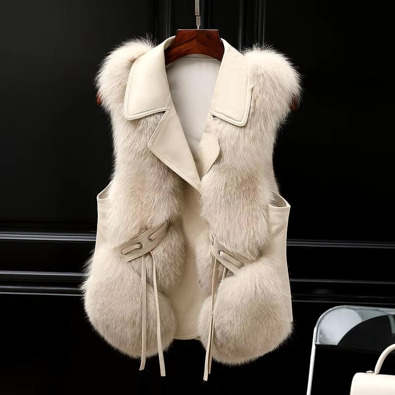 Dilara Gilet Femme en Fausse Fourrure – Design Élégant avec Coupe Ajustable & Doublure Douce