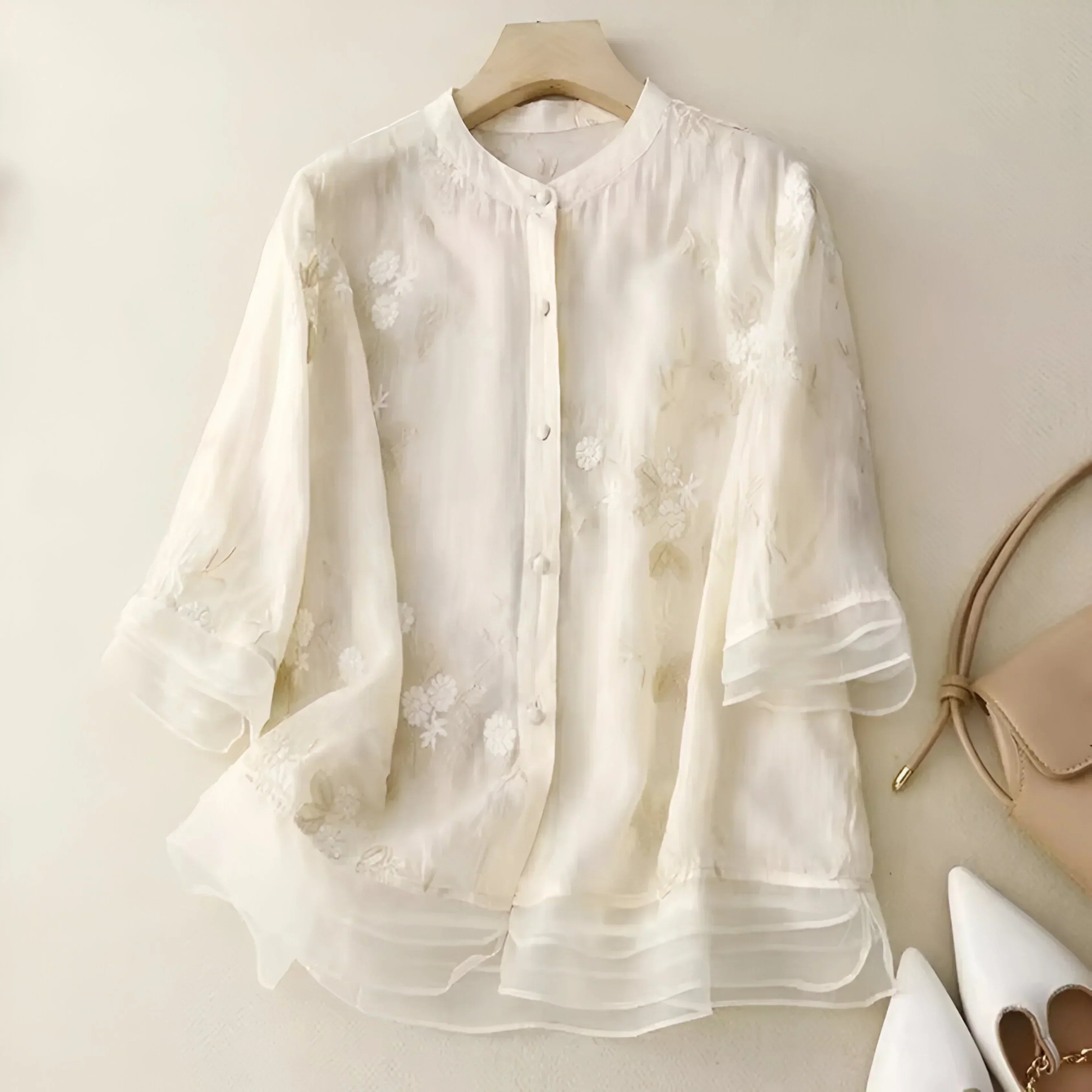 Emily Blouse Femme – Blouse Fleurie Élégante en Tissu Aérien à Coupe Classique