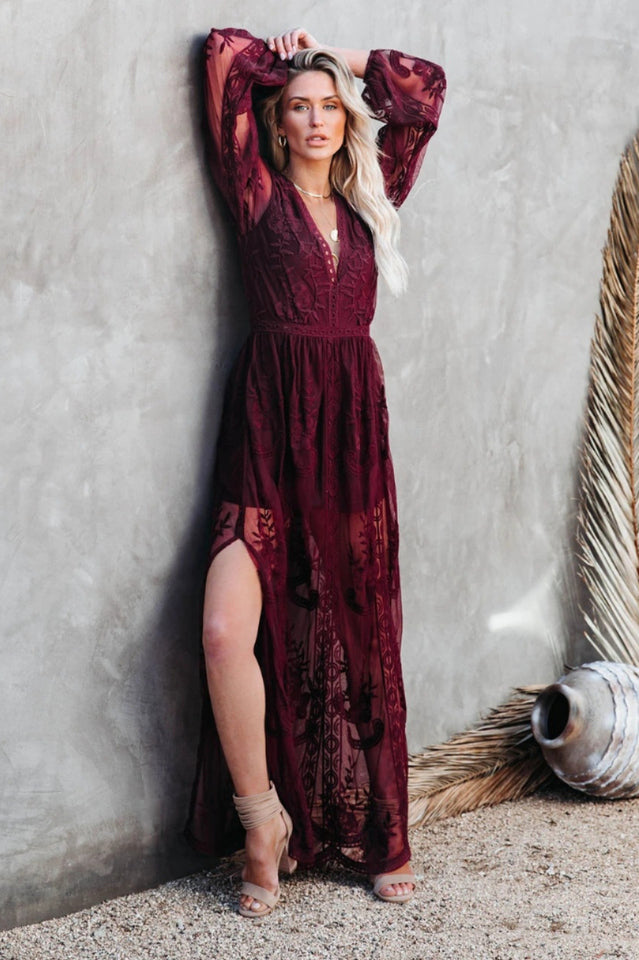 Robe Longue Femme Nemia – Robe Bohème Blanche en Dentelle avec Décolleté Plongeant & Fente Haute