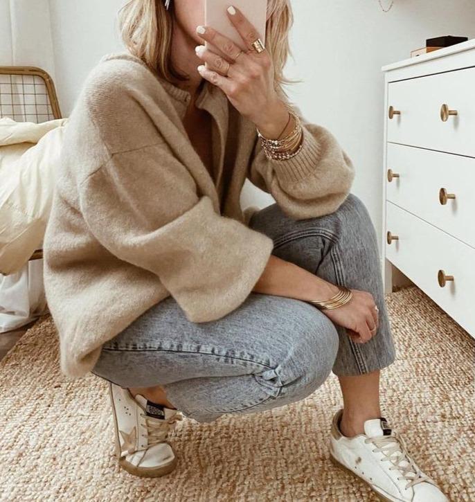 Cardigã Lindy Oversize Mulher – Casaco Macio com Botões e Corte Descontraído Moderno
