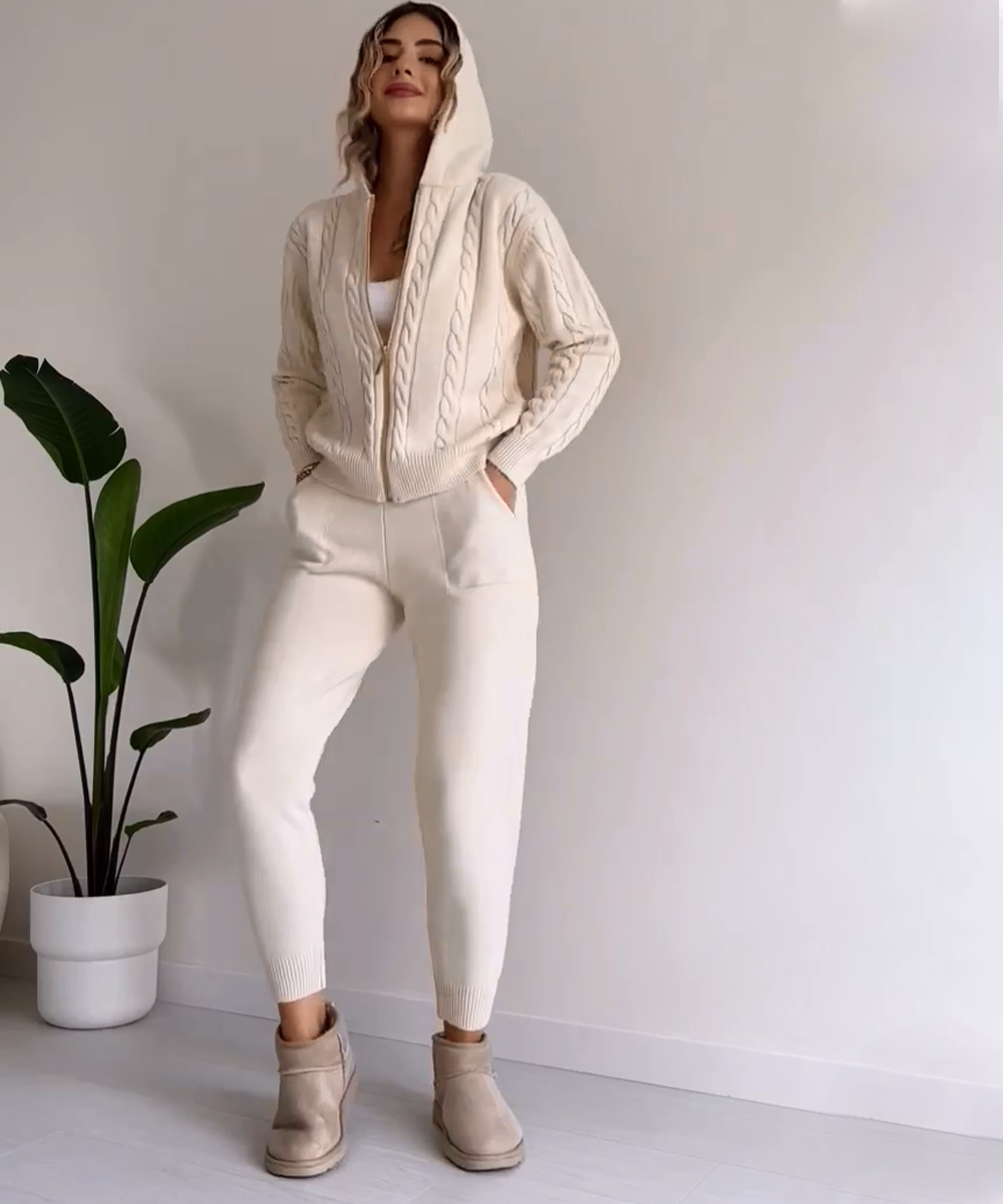 Completo invernale da donna Elodie: caldo completo in due pezzi con tessuto morbido e stile elegante