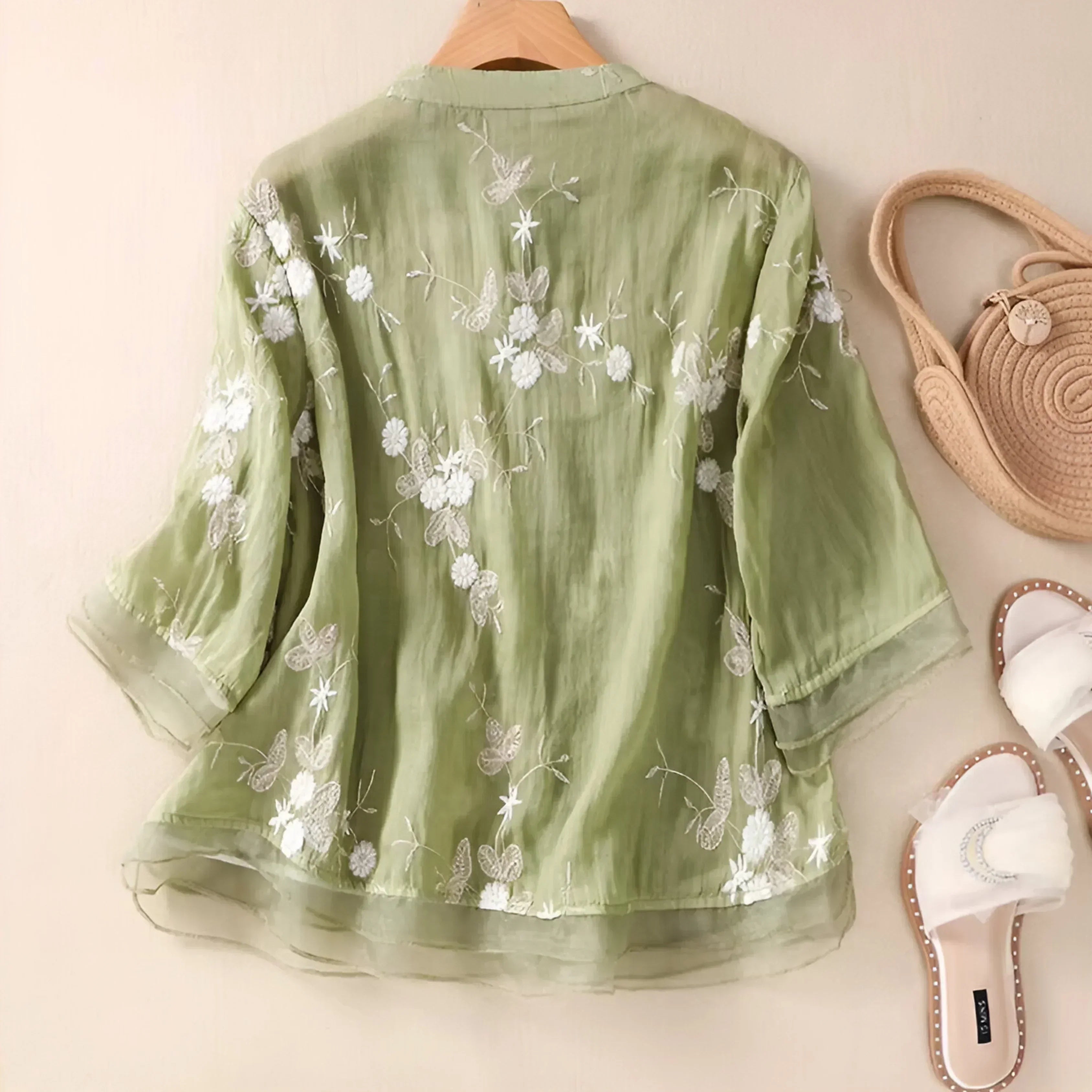 Emily Blouse Femme – Blouse Fleurie Élégante en Tissu Aérien à Coupe Classique