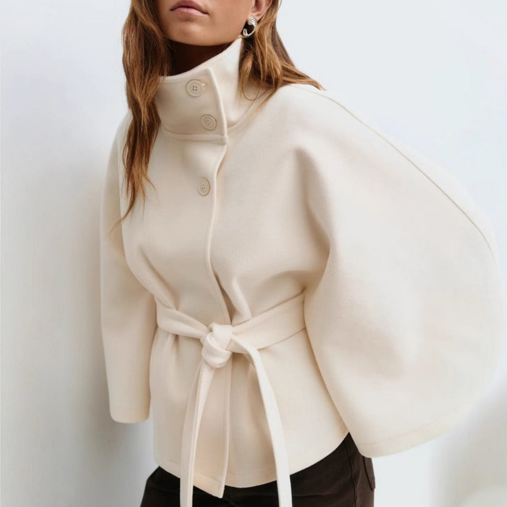 Charlotte Manteau Cape Femme – Col Haut & Ceinture Ajustable pour Eleganz und Winterwärme