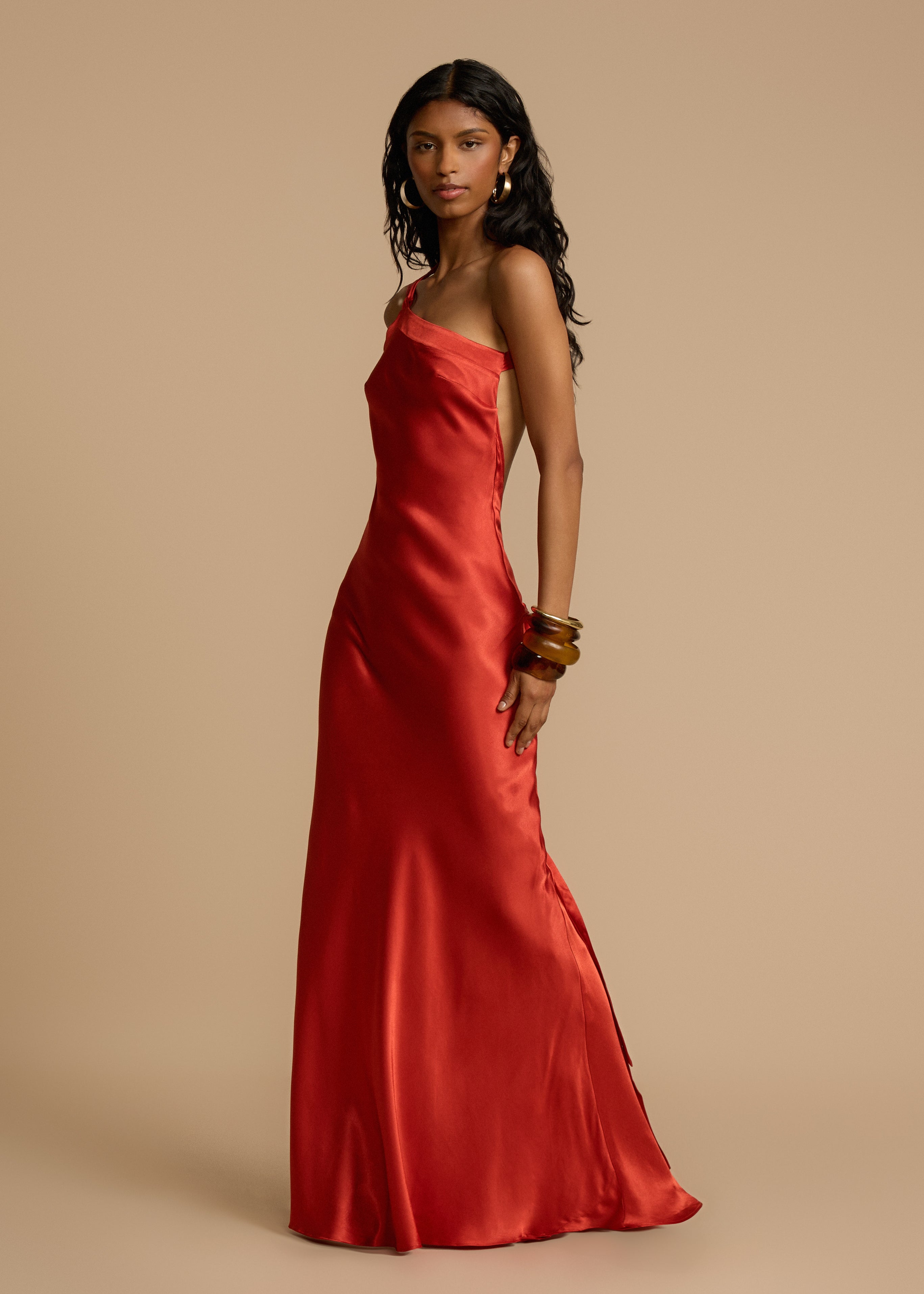 Elena Robe Longue Femme – Rochie de seară din satin de mătase cu spate gol și decolteu asimetric