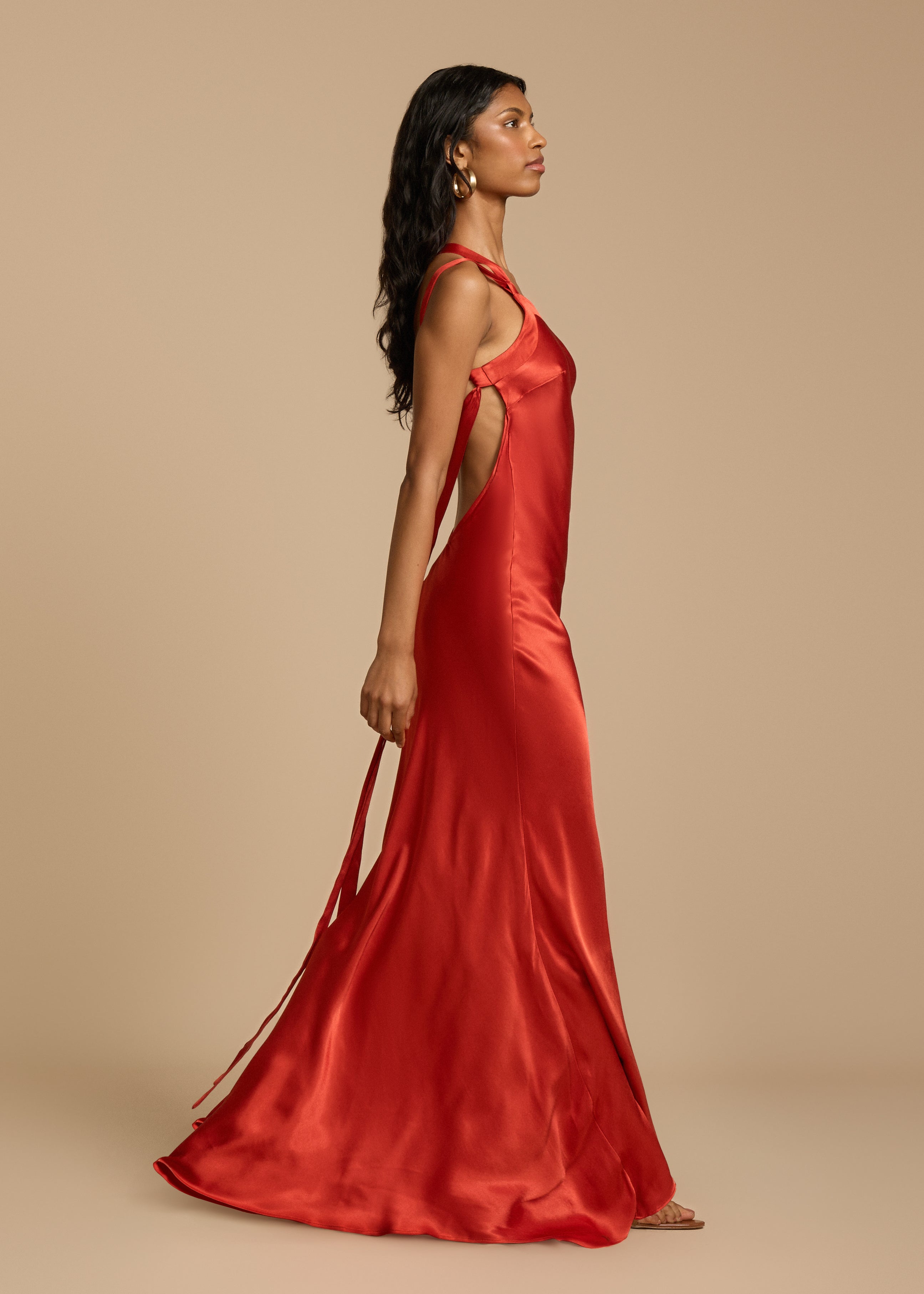 Elena Robe Longue Femme – Rochie de seară din satin de mătase cu spate gol și decolteu asimetric