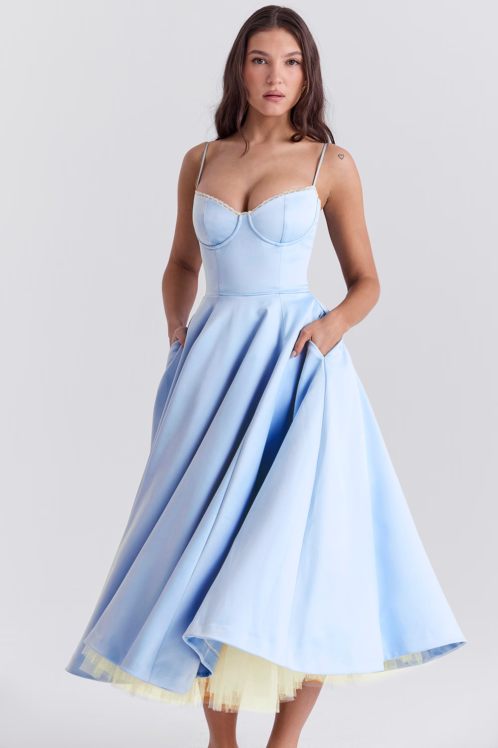 Dawn Robe Midi Femme – Elegante vestido de tul con tirantes ajustables y corte cómodo