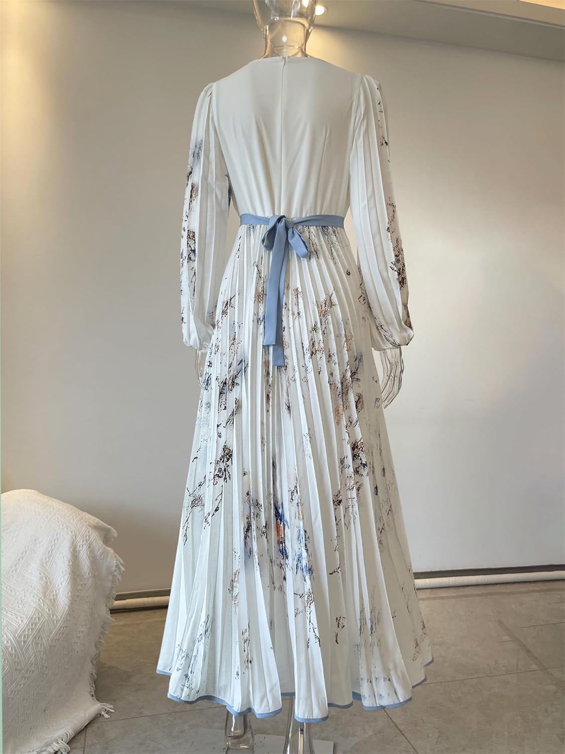 Amélie Damenkleid – Maxikleid mit Blumenmuster, V-Ausschnitt, Taillengürtel, Boho Elegant, Hochzeit