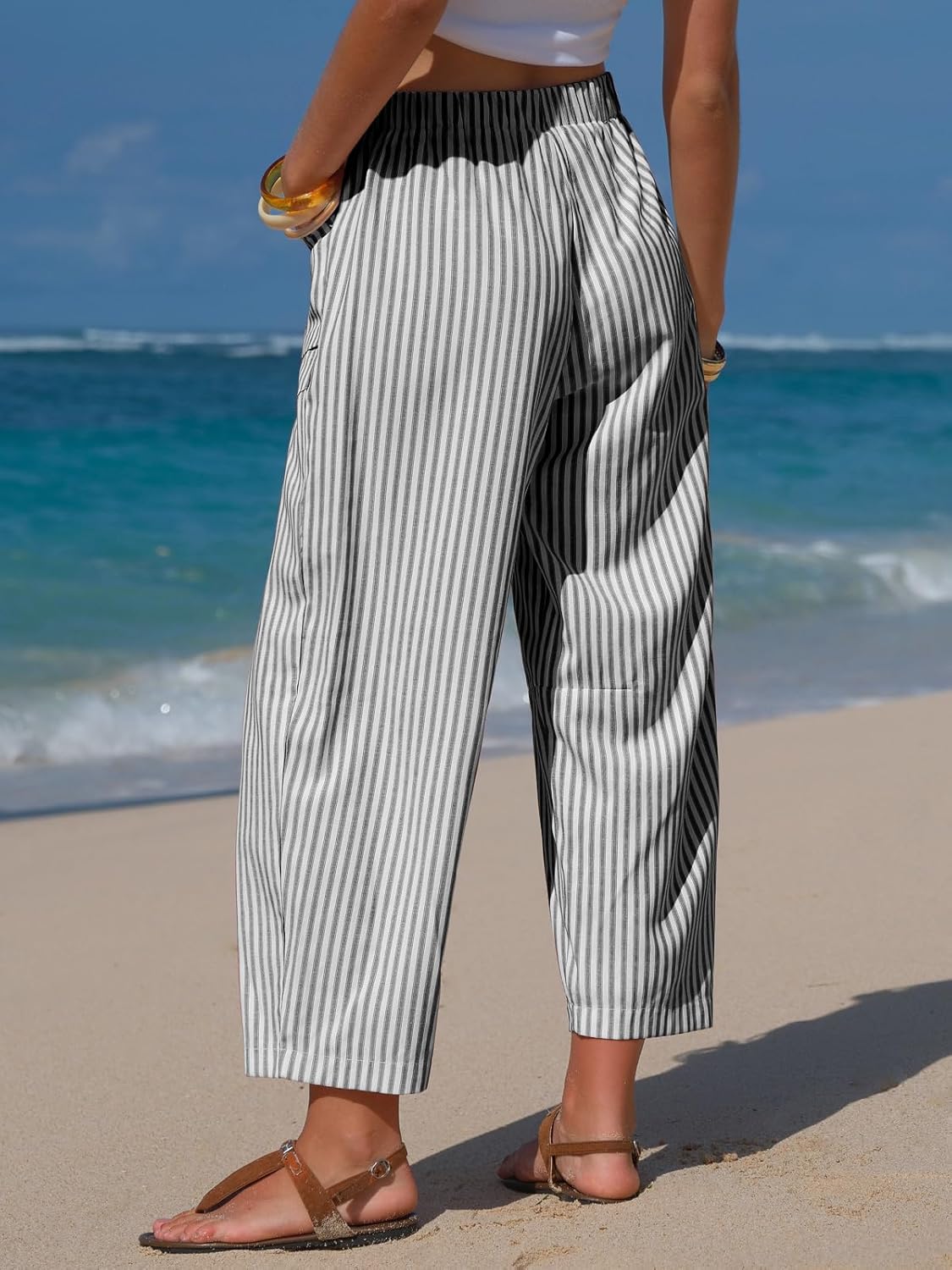 Pantaloni damă Léna – Capri cu dungi, efect in, talie elastică și buzunare