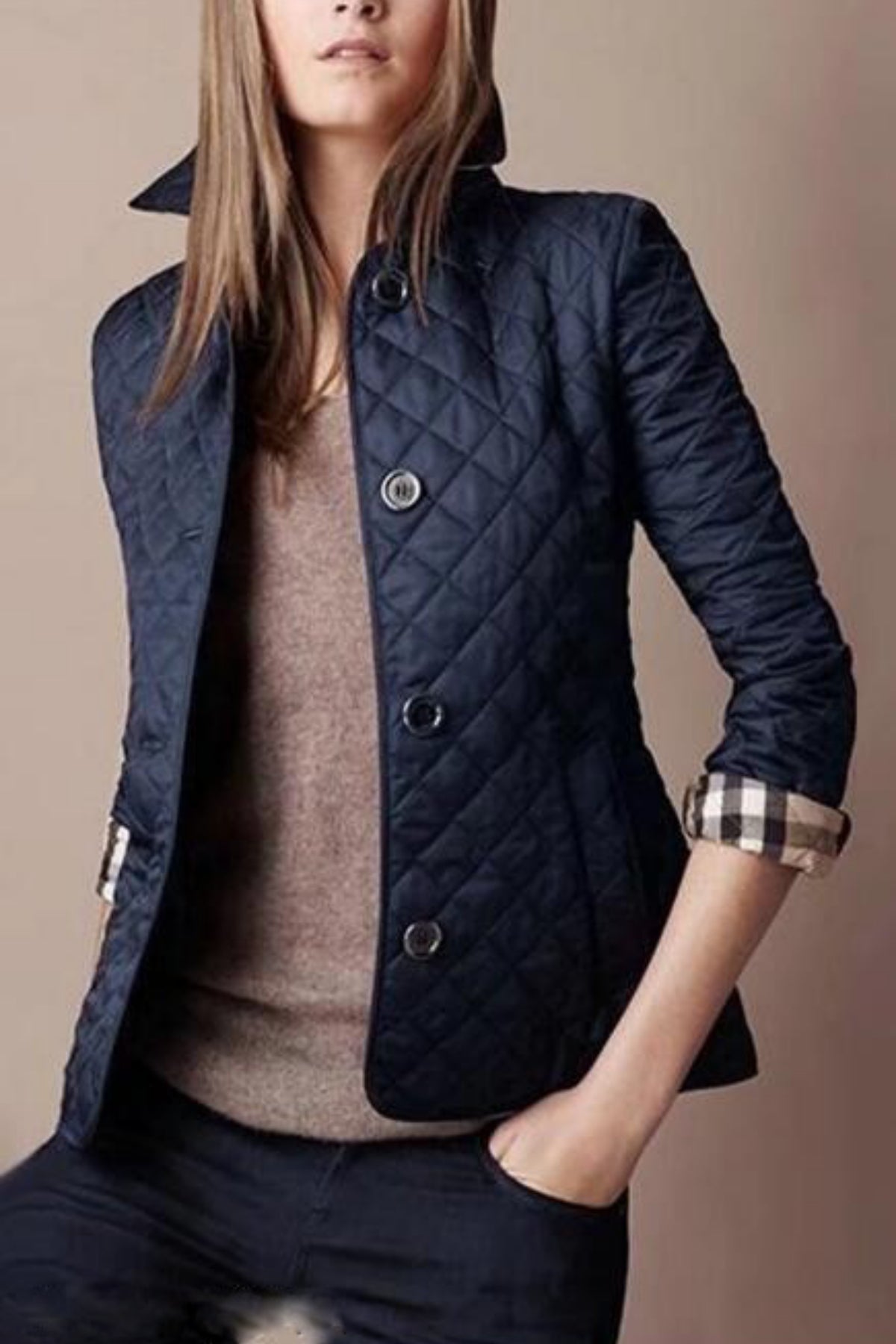 Clara Veste Matelassée – elegante und bequeme Jacke mit raffinierten Details und tailliertem Design