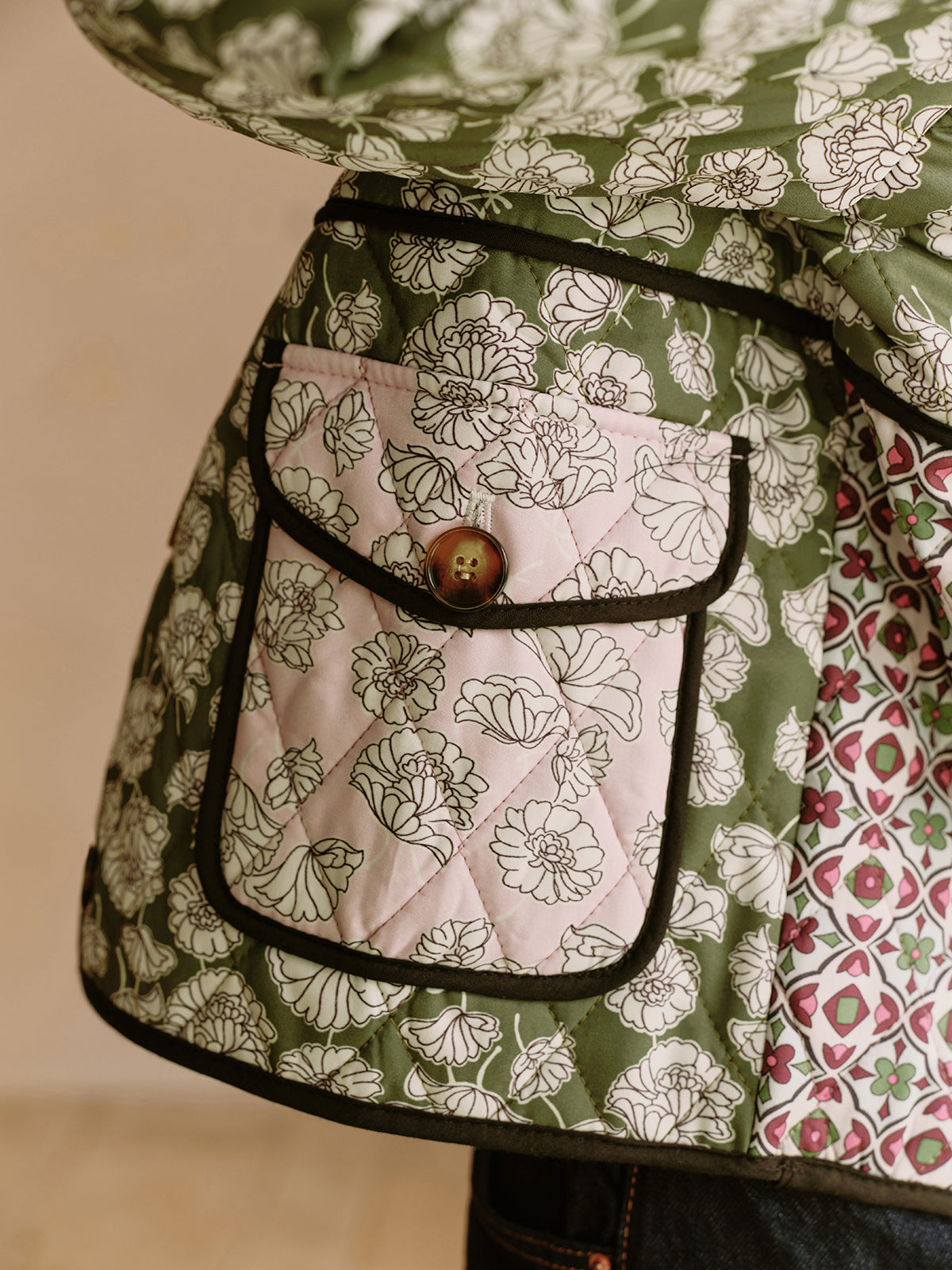 Lennox Veste Matelassée Fleurie – Multicolore, Bohème et Authentique pour un Style Unique