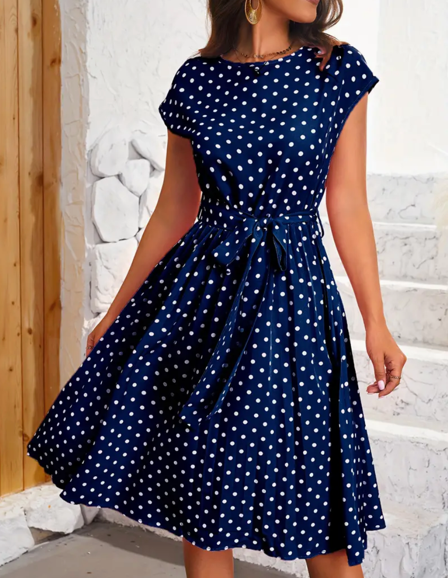 Sommerkjole Dame Thea – Vintage prikkete kjole med flytende snitt og tidløs eleganse