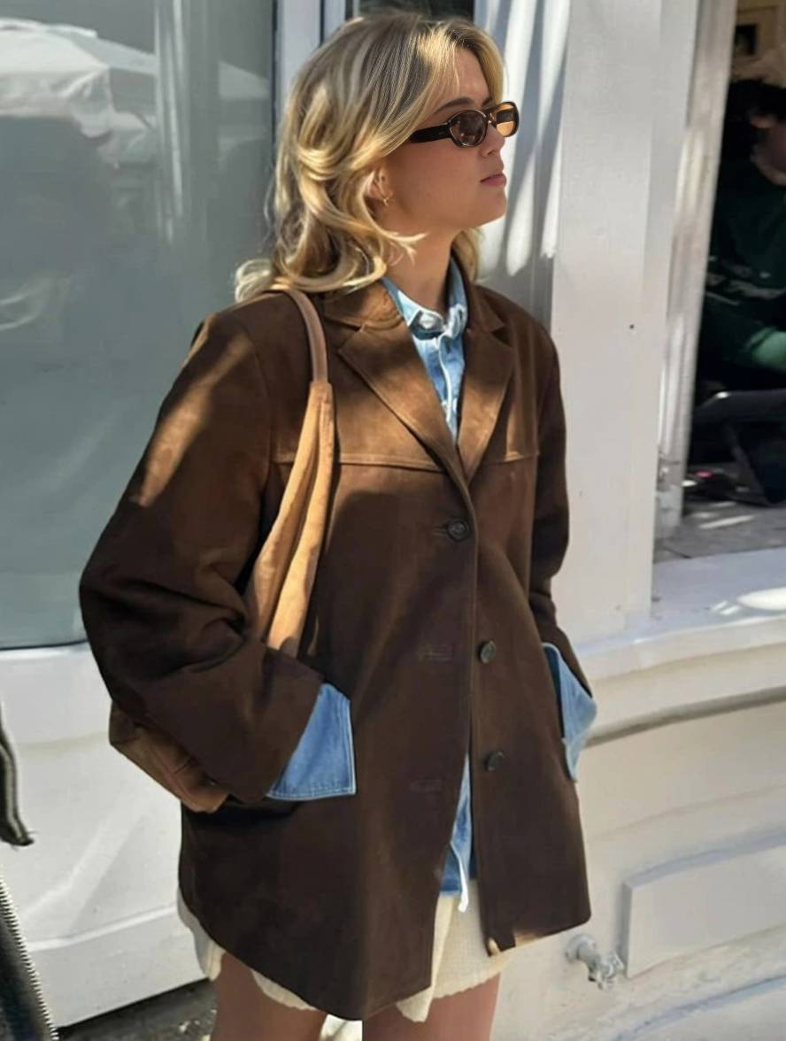 Kurtka damska Chelsea Vintage Suede – luźny krój, elegancka i praktyczna z kieszeniami