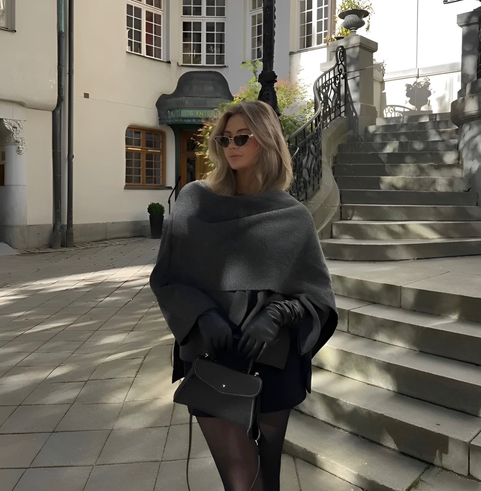 Emma ženski pončo – asimetričan od vune, elegantan i idealan za zimsku toplinu