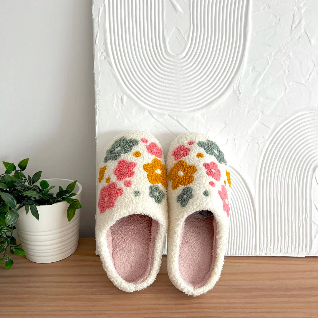 Valentina hjemmesko til kvinder med blomsterprint – bløde og varme indendørs tøfler til vinterkomfort og hygge