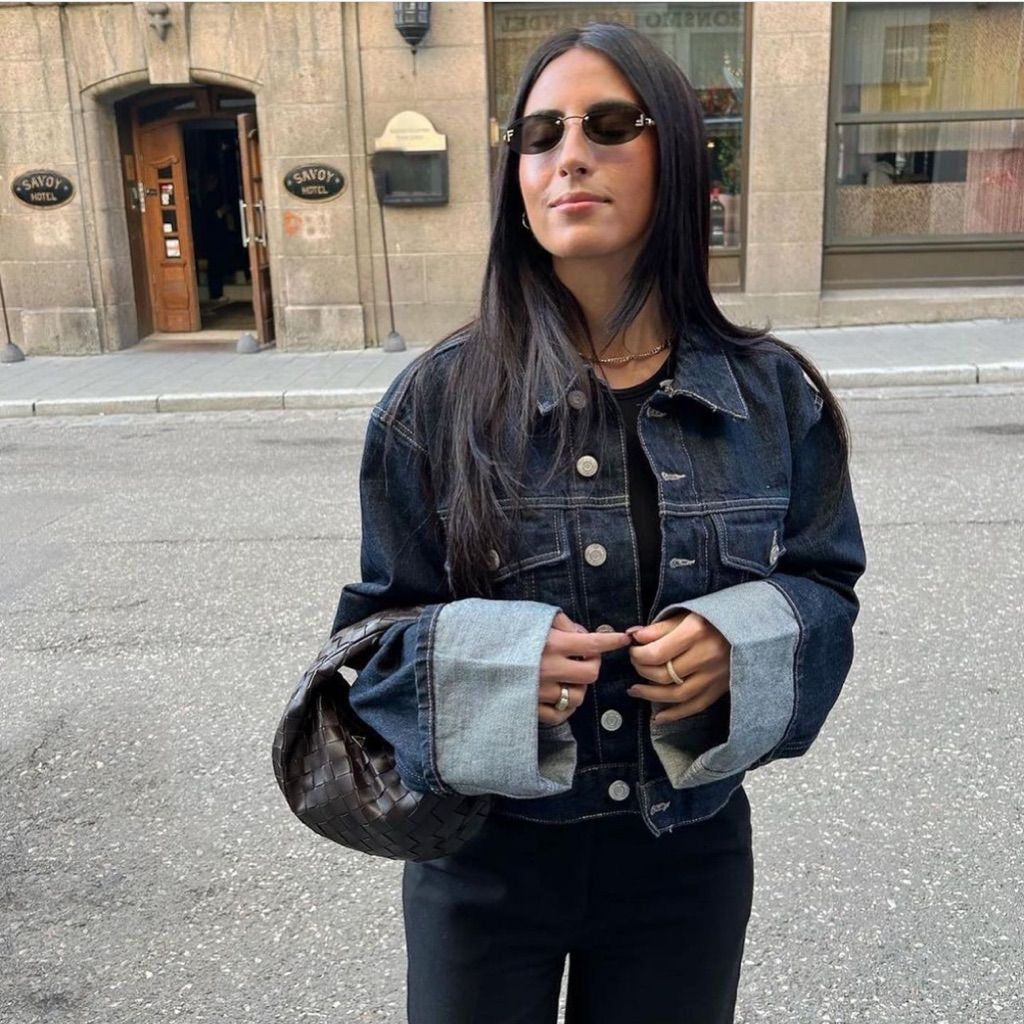 Bea Ensemble Denim Femme – Jachetă scurtă & blugi largi cu revere contrastante pentru un look la modă