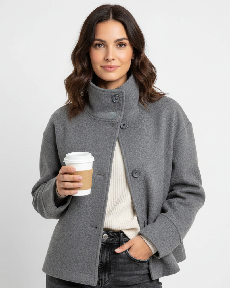 Yara Chaqueta Corta Mujer – Abrigo Elegante con Cuello Alto y Corte Favorecedor