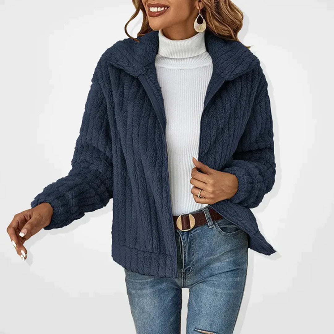 Colete Longo Feminino Noa em Pêlo Polar – Elegante, Quente com Fecho de Correr e Bolsos Práticos