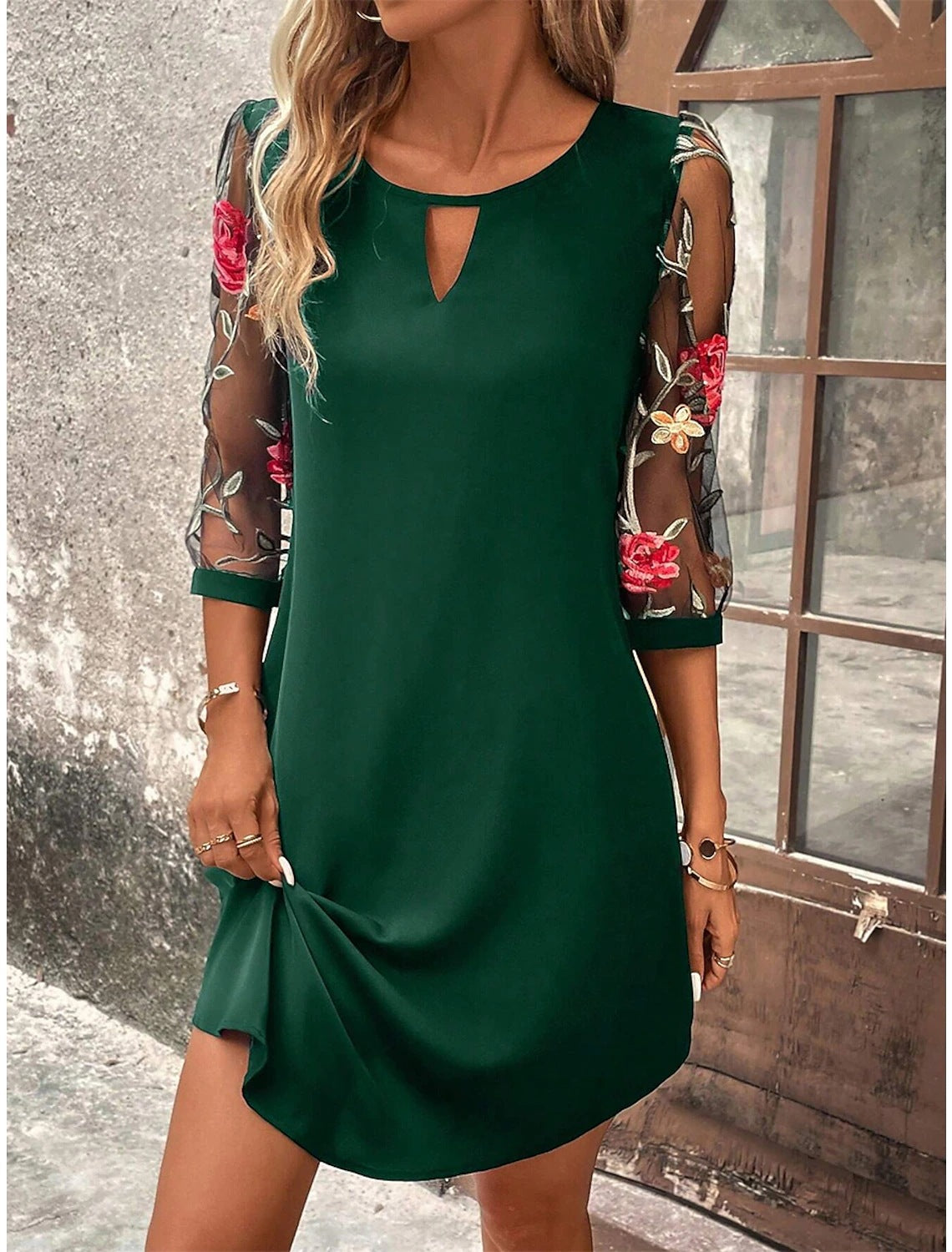 Sharina Kåpe Chemise Dame – Mini Sommerkjole med Blomstermønster & Lett Flytende Snitt