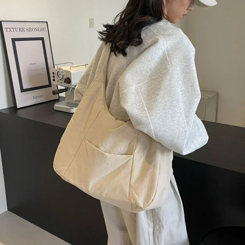 Borsa a tracolla da donna Lucille – Borsa grande ed elegante con scomparti e tracolla regolabile
