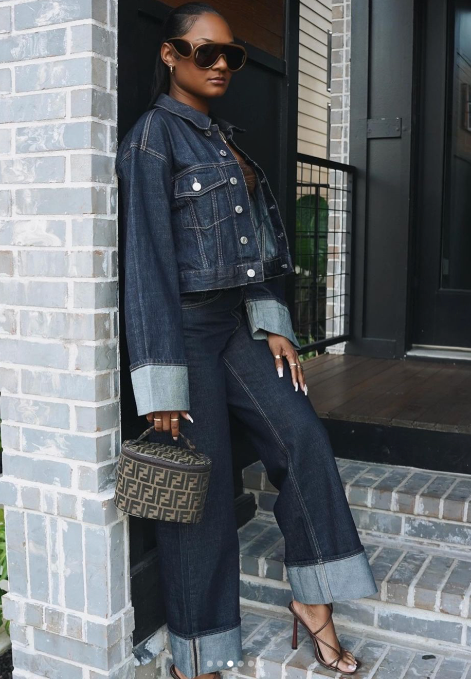 Bea Ensemble Denim Femme – Jachetă scurtă & blugi largi cu revere contrastante pentru un look la modă