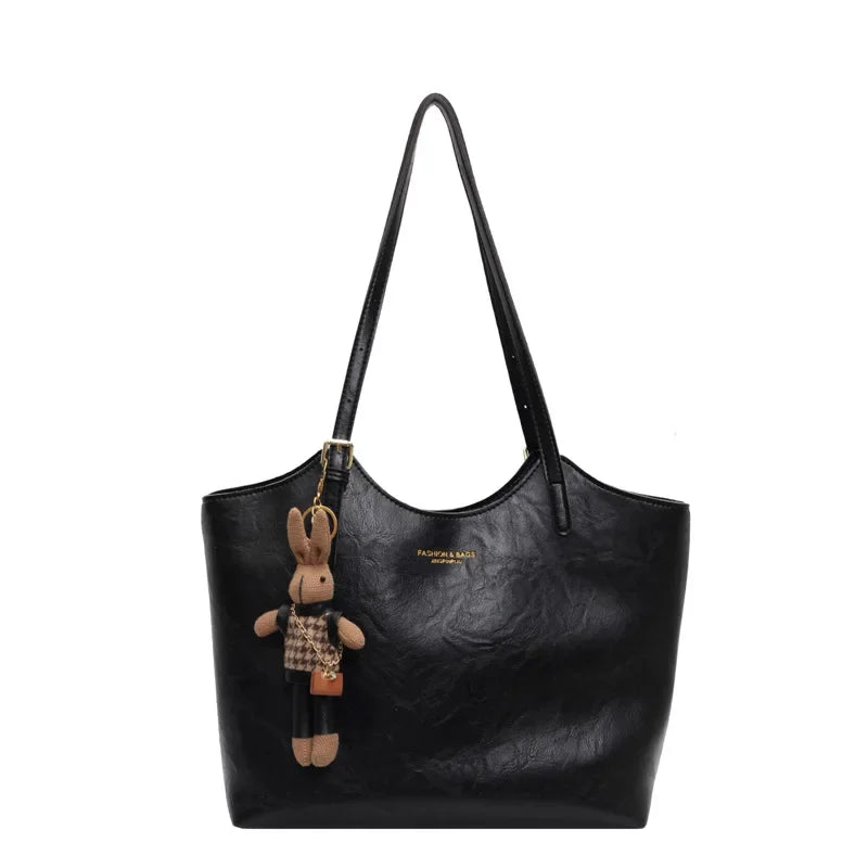 Emma Rustic Edge Tote – Ruime Vintage Tas van Vegan Leer met Sierhanger