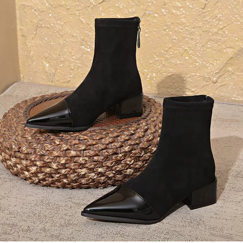Gracia Dame Støvletter – Elegante Semsket Skinn Boots med Lakkdetaljer & Komfortabel Blokk Hæl