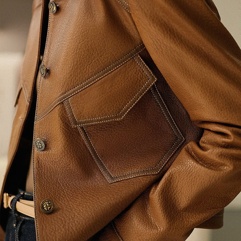 Anita Veste Feminina em Pele – Elegante, Suave e Sofisticada com Gola Distinta e Bolsos