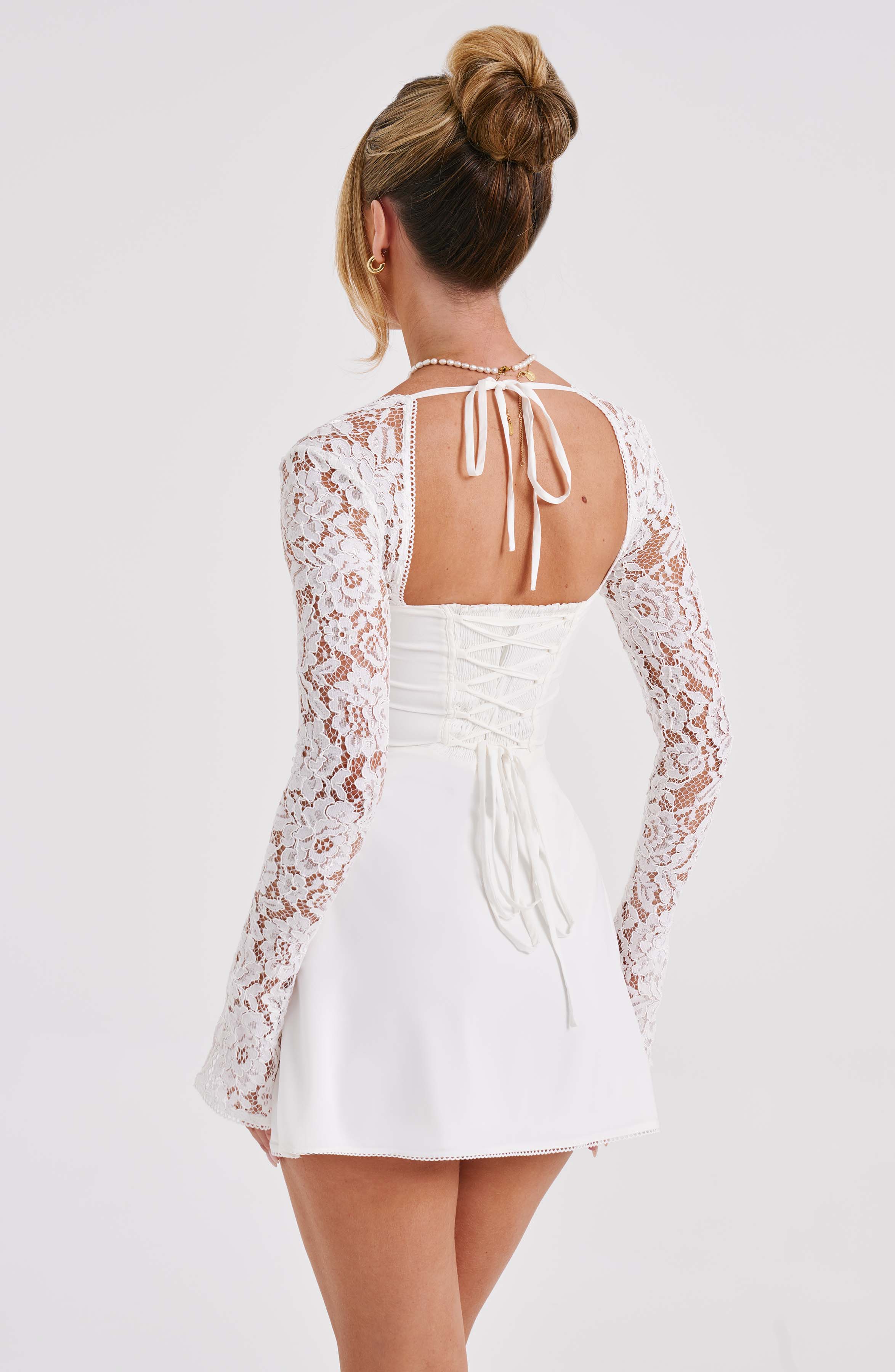 Juliette Rochie Mini Femeie – Rochie Elegantă din Dantelă cu Decolteu în Formă de Inimă și Croială Ajustată