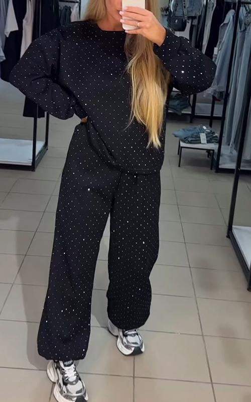 Aria Ensemble Loungewear Dame – Komfortabelt antrekk med strassdetaljer og avslappet passform