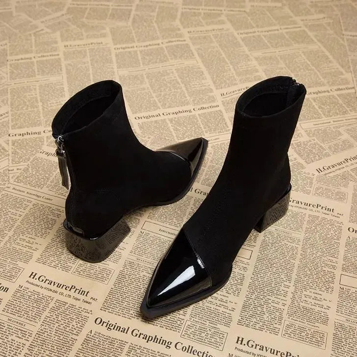 Gracia Dame Støvletter – Elegante Semsket Skinn Boots med Lakkdetaljer & Komfortabel Blokk Hæl