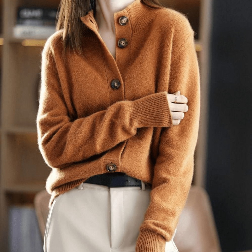 Marcy Cardigan Femme – Měkká pletenina s límcem, elegantní zapínání na knoflíky a pohodlný střih