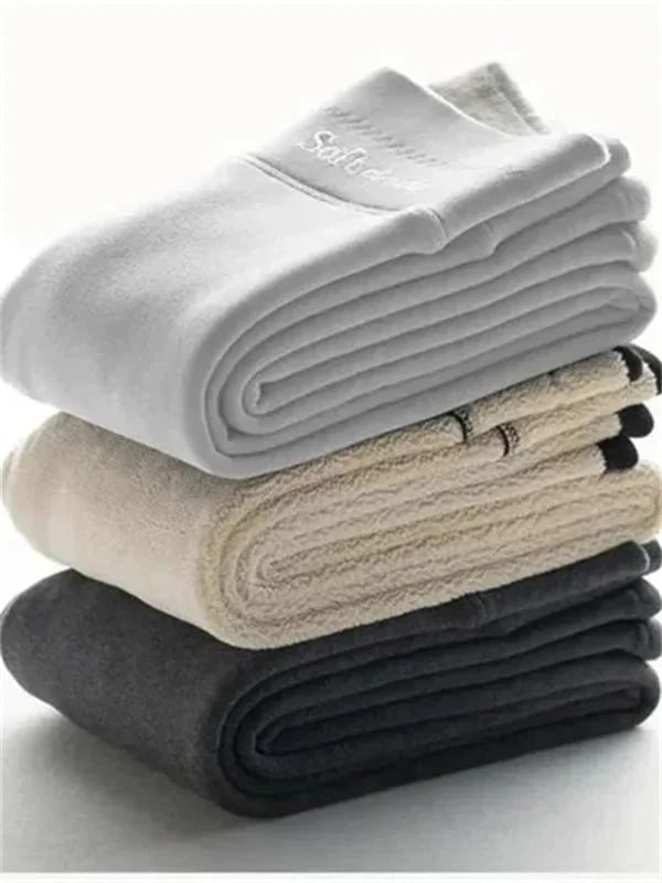 SoftCloud Fleece-Lined Women's Leggings – Ultra Warm and Stretchy Winter Pants with a Slim Fit Cut