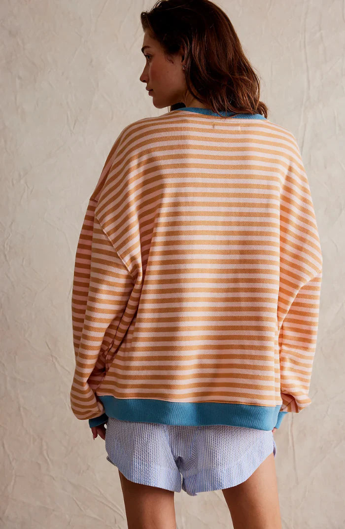 Bluza Mila Oversized – wygodna bluza z klasycznymi paskami i kontrastowymi detalami
