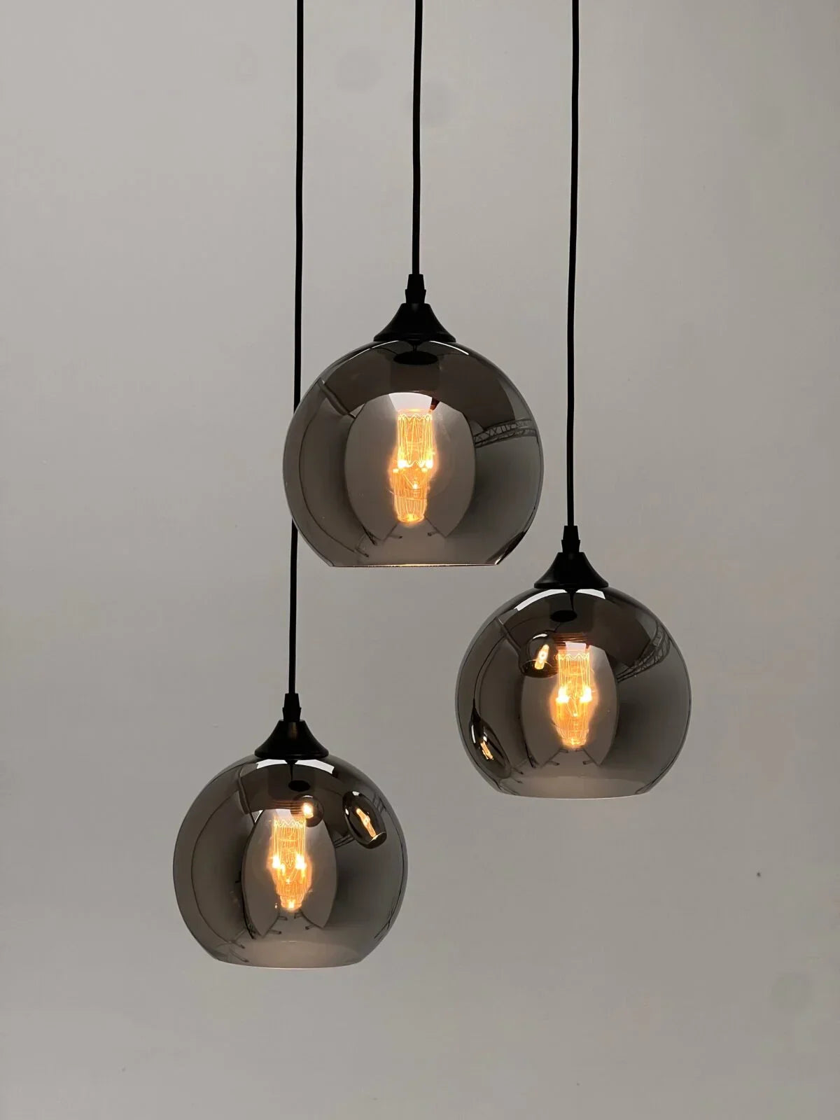 Lampa wisząca 3-punktowa z kulami, szkło czarne przydymione, styl industrialny, do salonu lub jadalni, LED