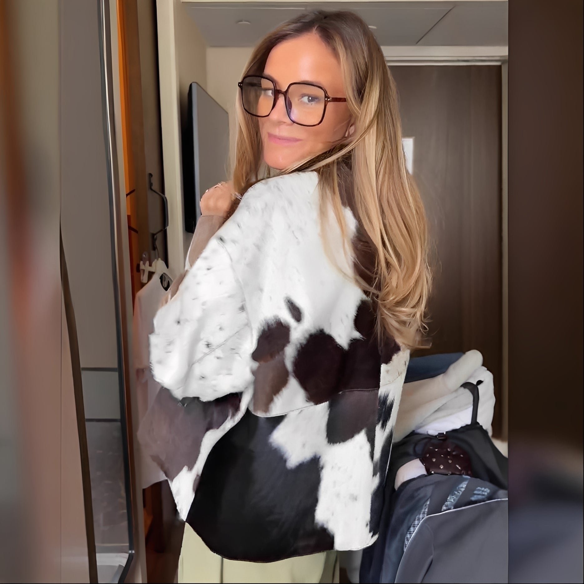Natalia – Casaco Feminino Estampado – Casaco Moderno Suave e Confortável com Padrão Atual por Todo o Lado