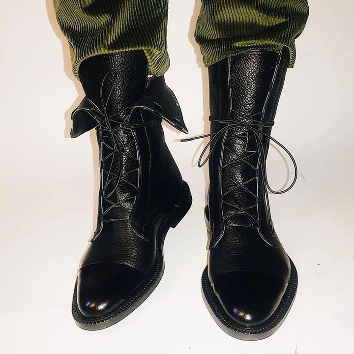 Zuriel Botas Femininas – Botas Altas Elegantes com Salto e Atacadores em Couro Premium