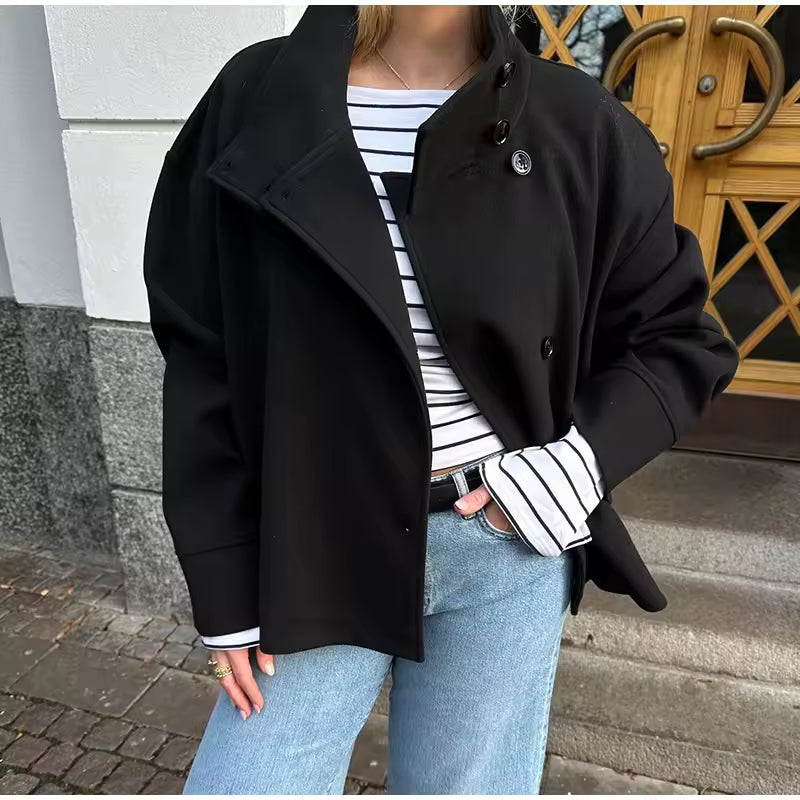 Elise Kort Kåpe Dame – Elegant, Komfortabel og Allsidig med Dobbelspent Design