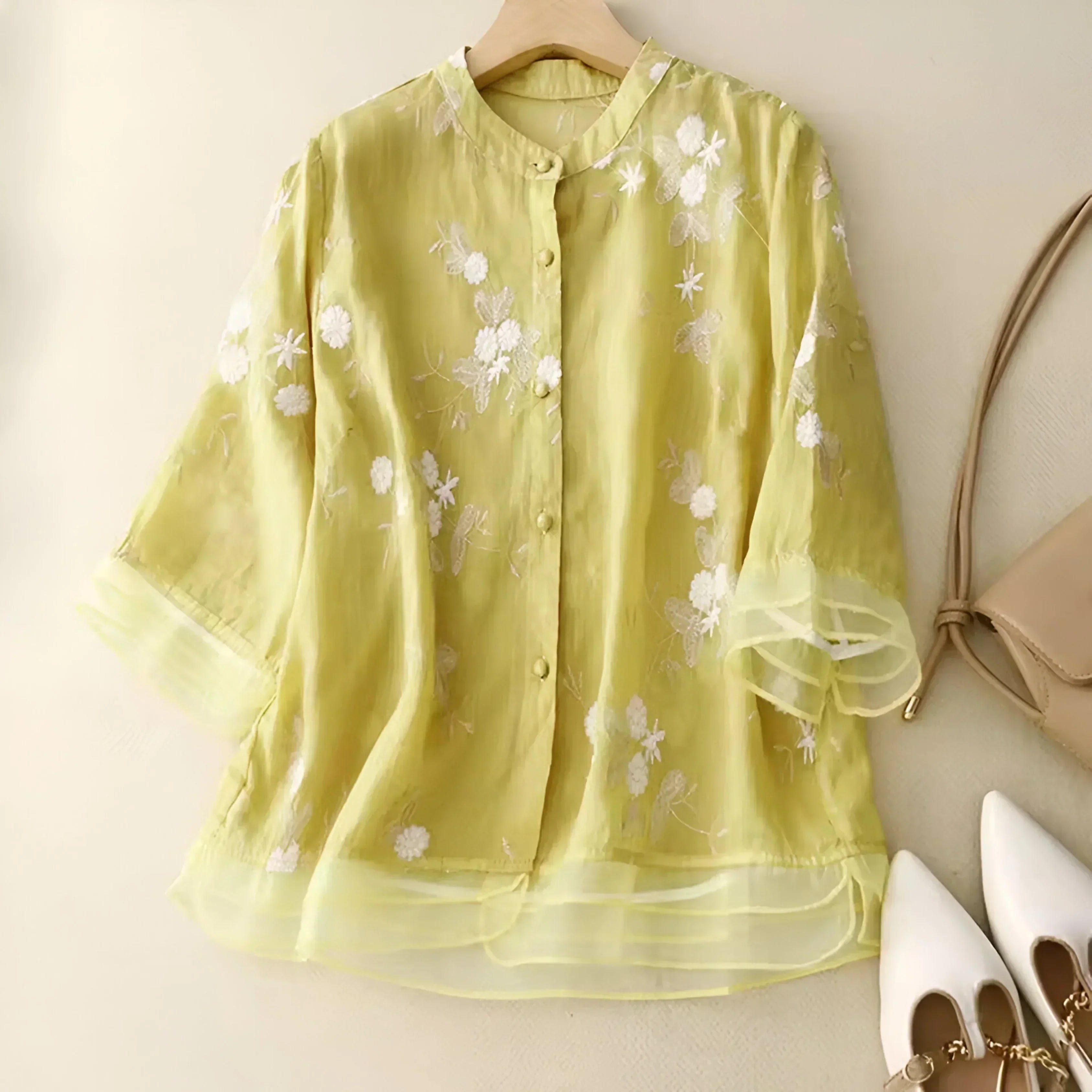 Emily Blouse Femme – Blouse Fleurie Élégante en Tissu Aérien à Coupe Classique