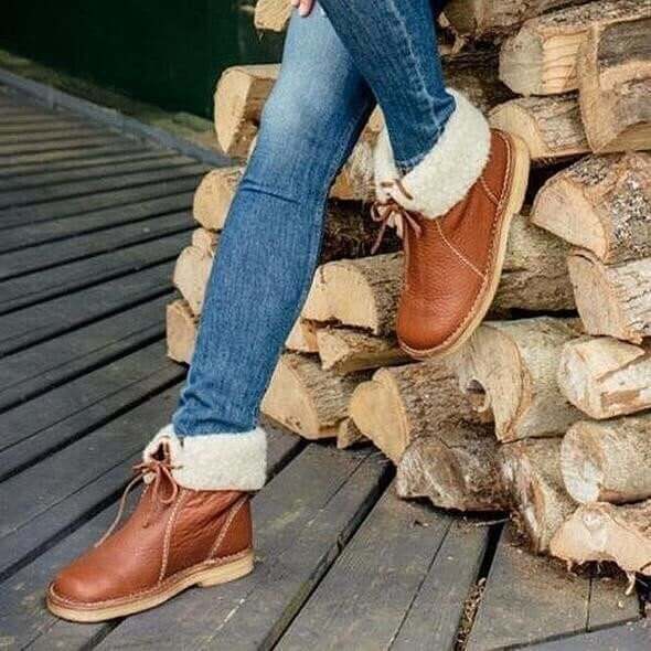 Emersyn Women's Heated Boots – Waterproof Leather with Wool Lining & Winter Comfort