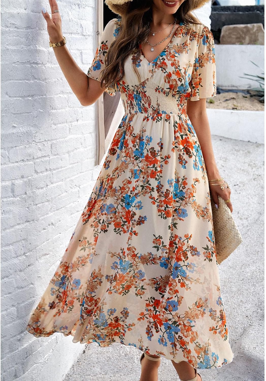 Rochie de damă Dianne cu flori – decolteu în V, mâneci scurte, croială fluidă, casual de vară