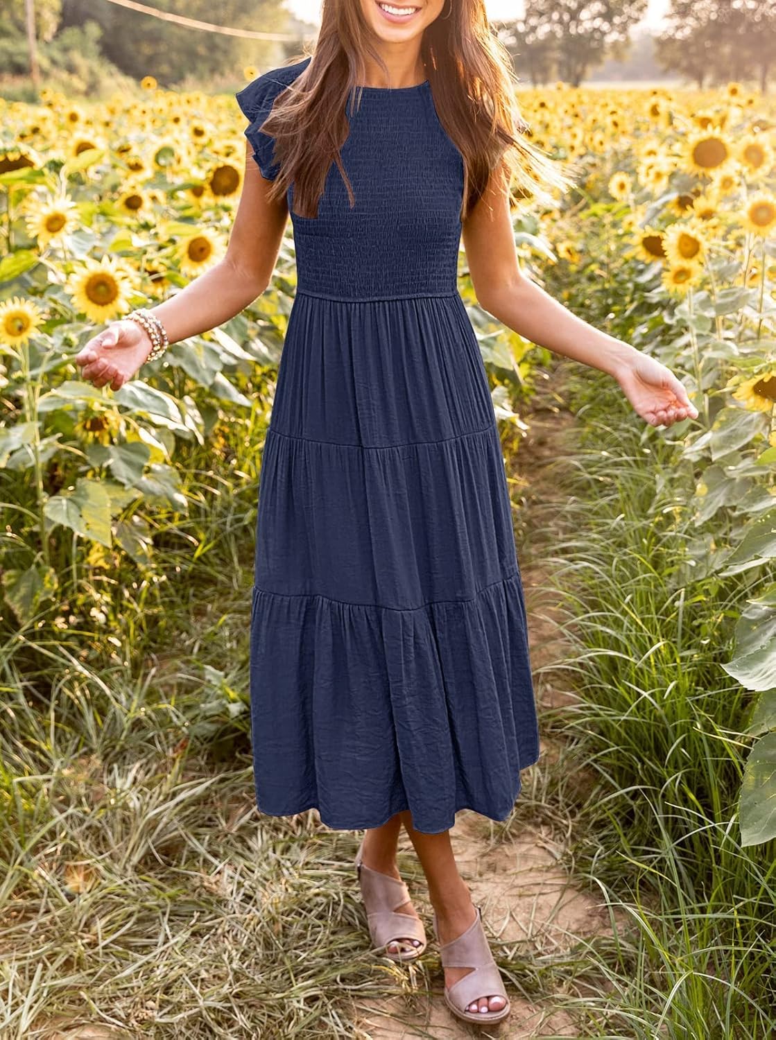 Louise-mekko midi naisille – kesämekko smokkauksella, liehuvilla hihoilla, tyylikäs A-linjainen leikkaus