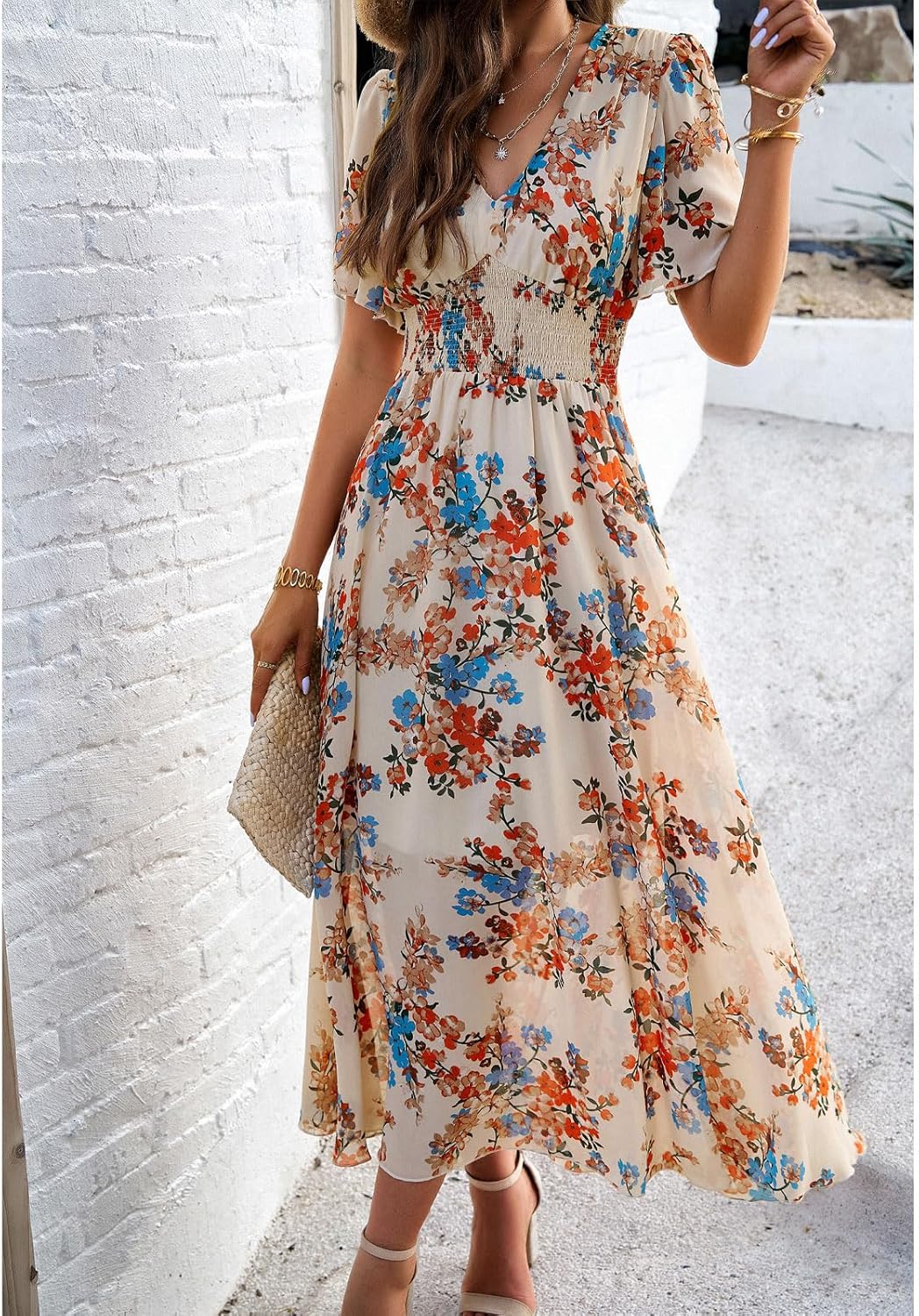Rochie de damă Dianne cu flori – decolteu în V, mâneci scurte, croială fluidă, casual de vară