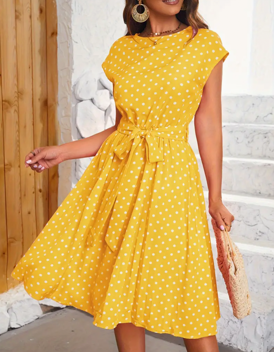Sommerkjole Dame Thea – Vintage prikkete kjole med flytende snitt og tidløs eleganse