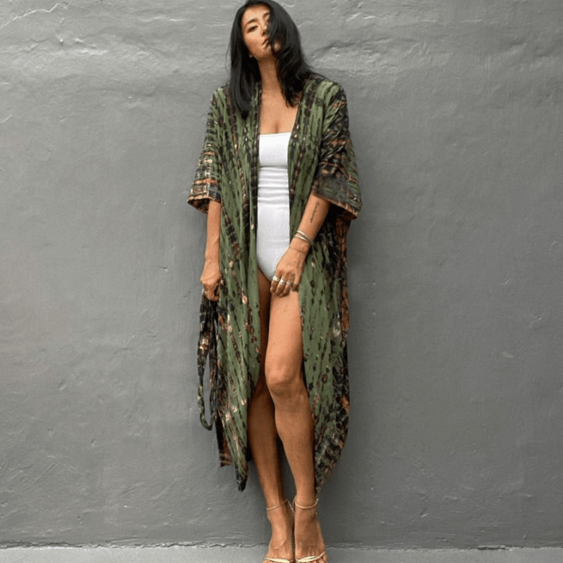 Brenna Robe Kimono Looksy – Boheemi solmuvärjätty kuvio ja välipitkä liehuva leikkaus