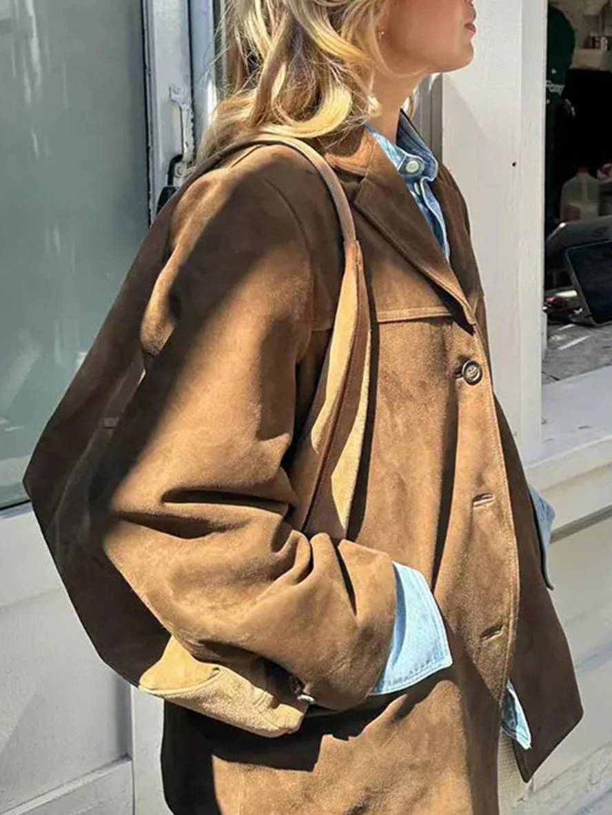 Kurtka damska Chelsea Vintage Suede – luźny krój, elegancka i praktyczna z kieszeniami
