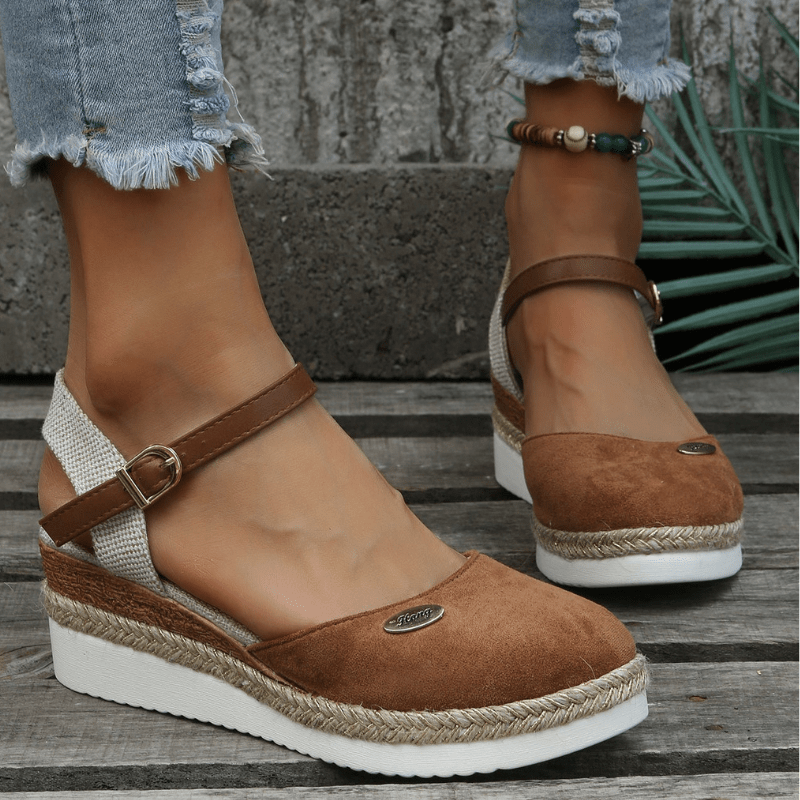 Carina női szandál – elegáns platform állítható csattal és bohém stílusban