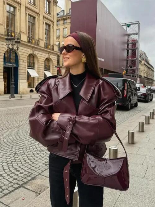 Clara Veste en Cuir Femme – Krátký oversize model s strukturovanými detaily a páskem